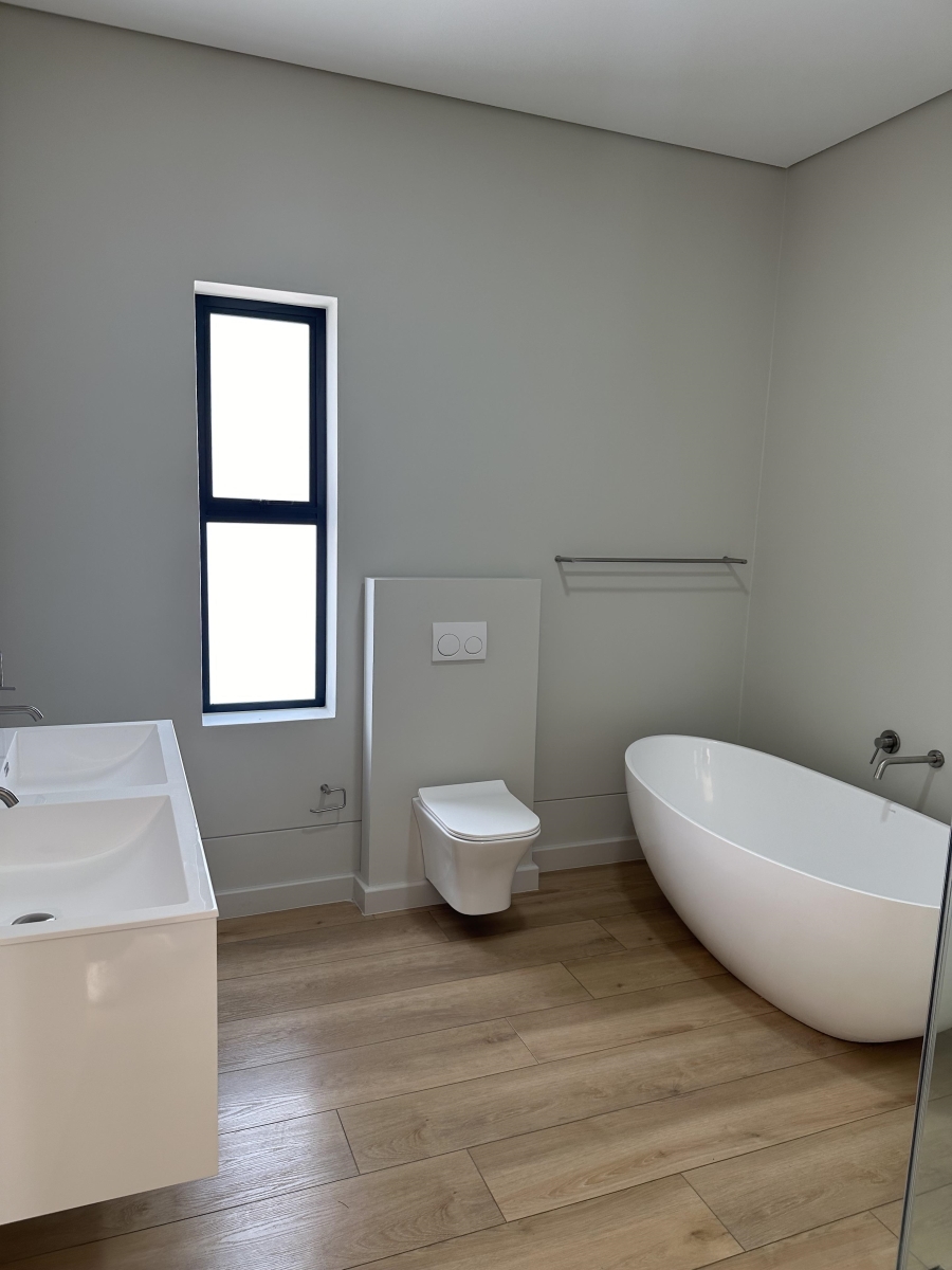3 Bedroom Property for Sale in Lemoenkloof Western Cape